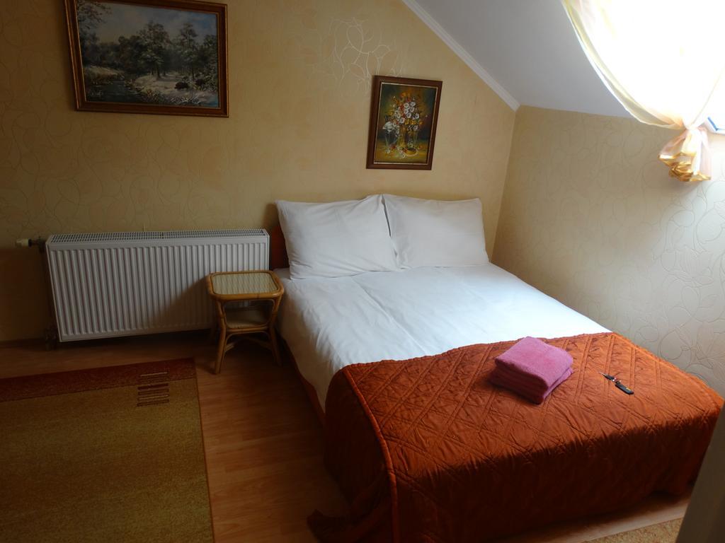 Budai Panzio Székesfehérvár Buitenkant foto